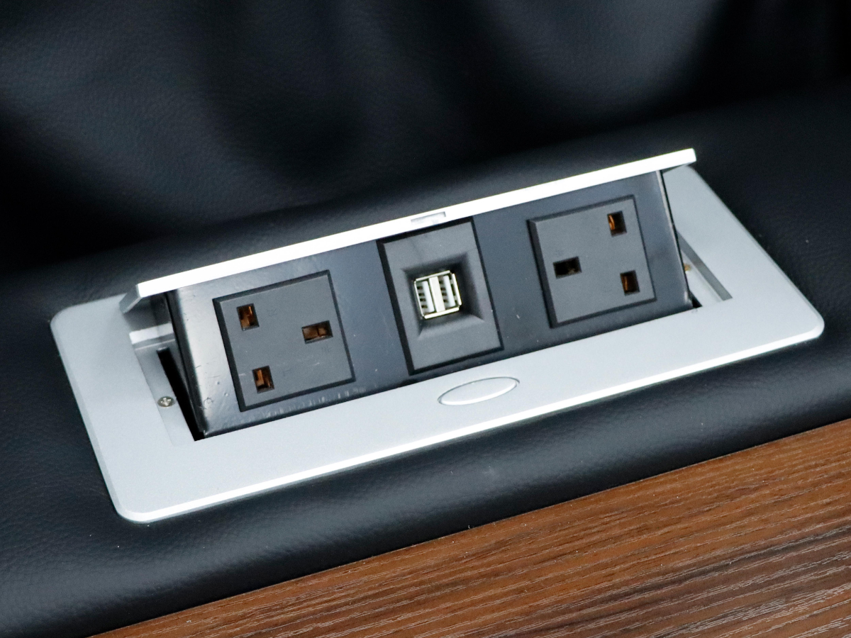 electric recliner 3 seater sofa
leather electric recliner 3 seater sofa
power reclining 3 seater